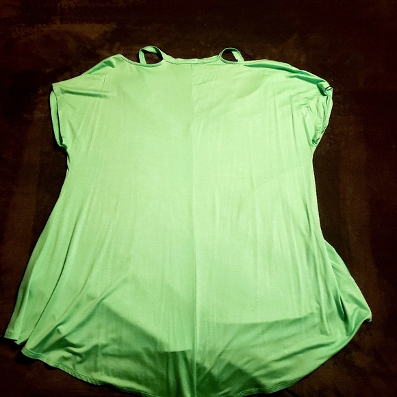 143 Story Medium/Large Open Shoulder  Shirt - Picture 2 of 3